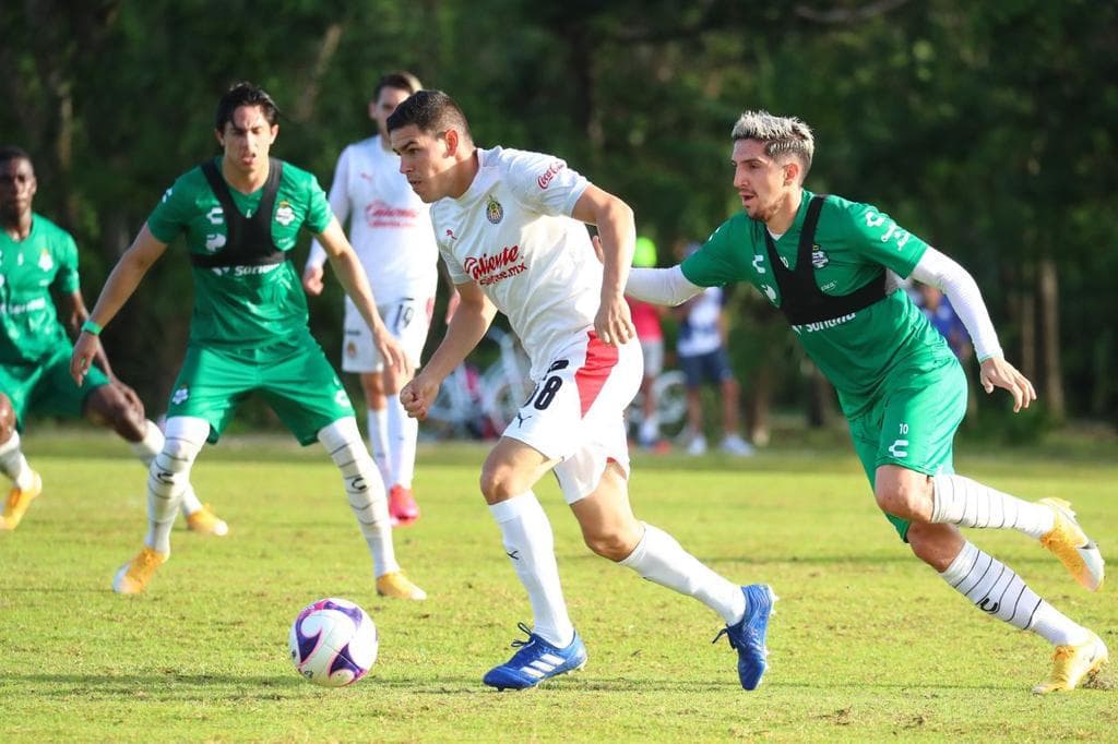 El Rebaño del ‘Midas’ venció por la mínima al conjunto lagunero con gol de JJ Macías. | El duelo se llevó a cabo en Cancún, Quintana Roo de cara al Guard1anes 2021. Macías marcó desde el 8’ con asistencia de Angulo.