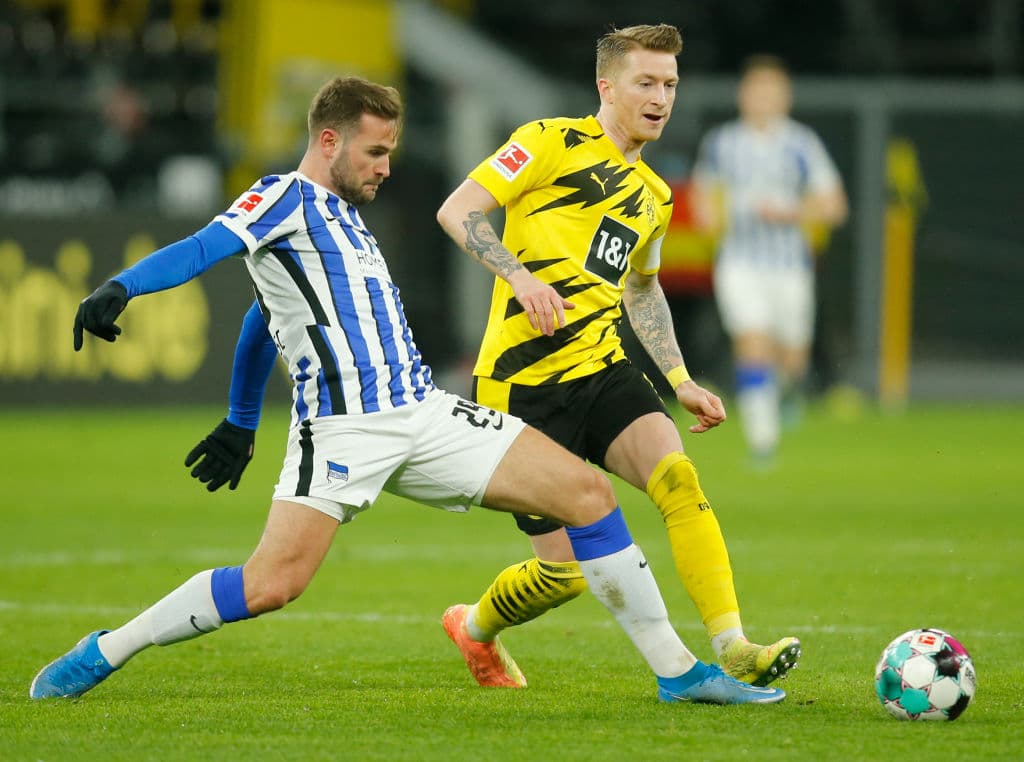 Los goles de julian Brandt (54') y Youssoufa Moukoko (90+1'), El Dortmund vence 2-0 al Hertha Berlin y toman la quinta posición de manera momentánea.