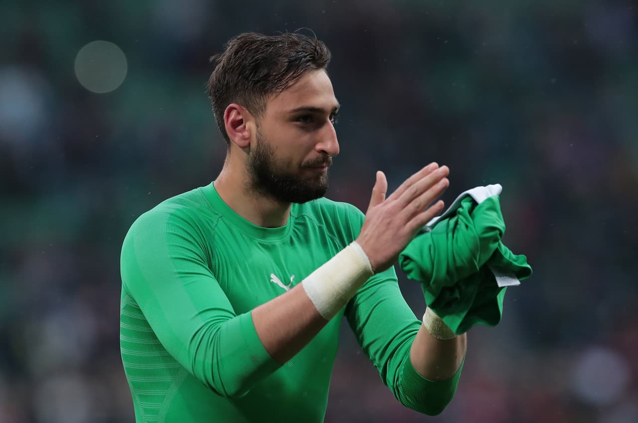 El arquero Gianluigi Donnarumma del Milán ha surgido en los planes de Manchester United como refuerzo para la próxima temporada.