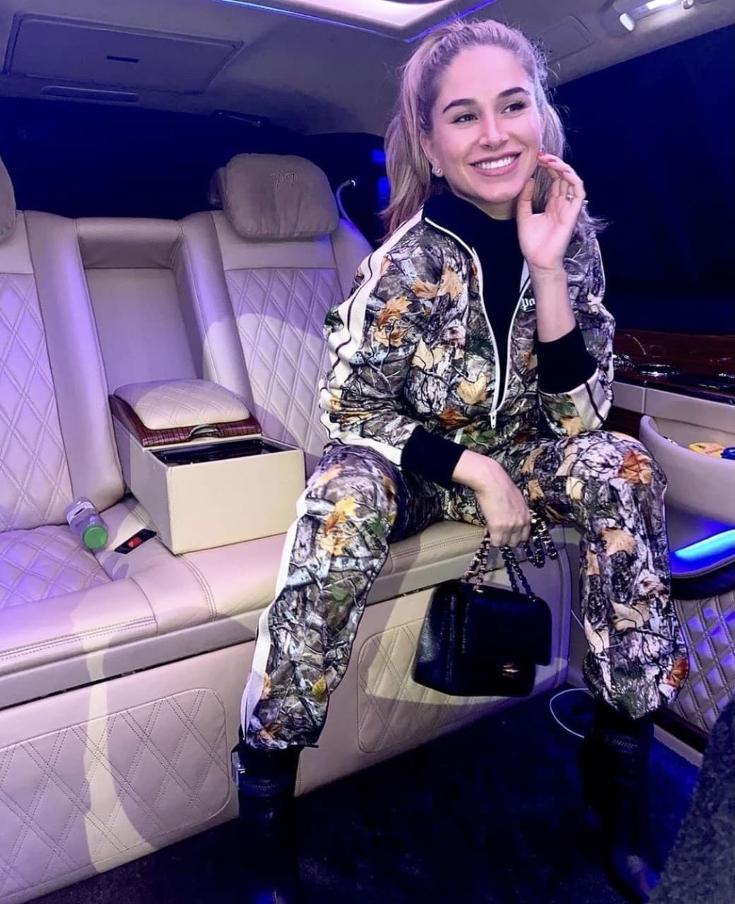 María decidió estudiar la carrera de Administración de Empresas en la Universidad de Bolivia.