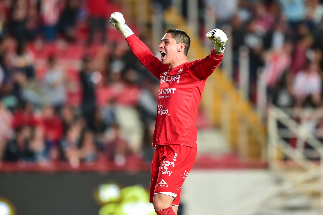 Necaxa y Gallos Blancos dividen puntos en un encuentro que terminó con emoción al límite.