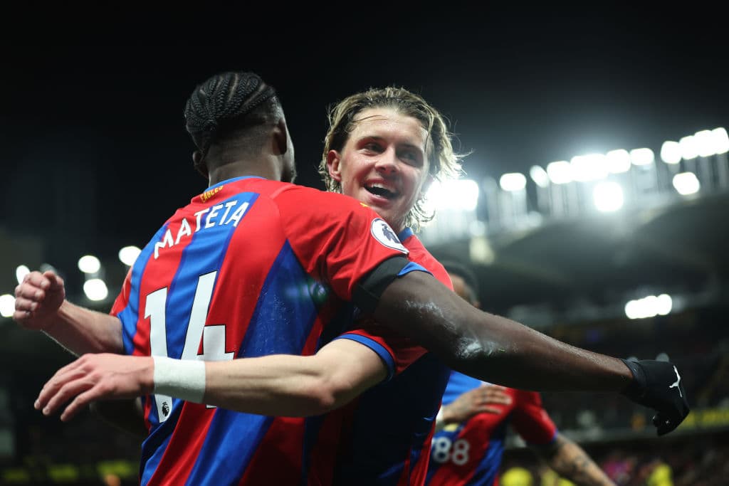 Crystal Palace propina goliza al Watford en partido correspondiente a la J18 en la Premier League. Moussa Sissoko hizo el unico tanto para los locales al 18', mientras que para la visita, fueron Jean-Phillipe Mateta, Conor Gallagher y un doblete de Wilfried Zaha los anotadores del triunfo.