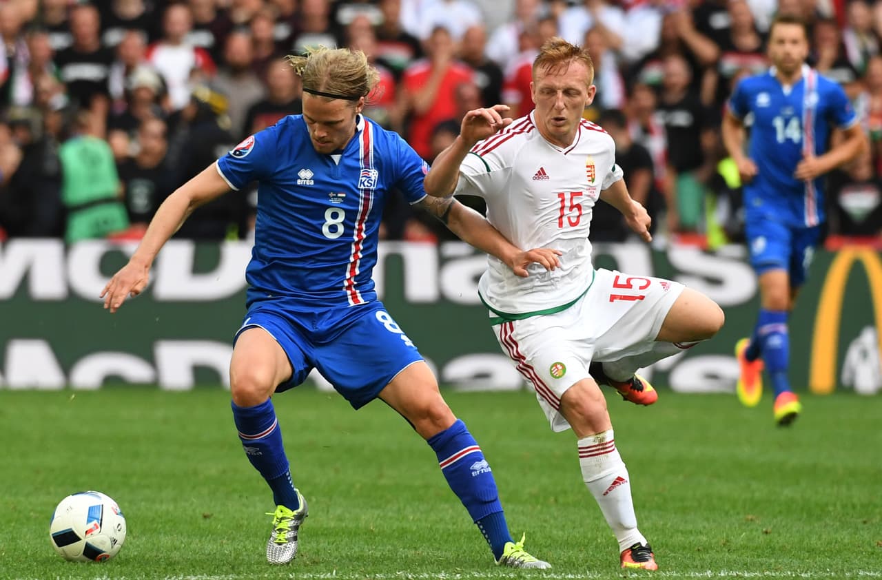 Autogol frustra primer triunfo de Islandia en la Eurocopa