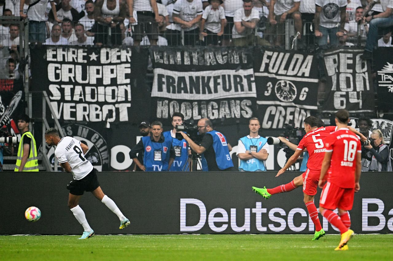 Bayern Munich no tuvo compasión y apaleó al Eintacht Frankfut ante su afición en el arranque de la Bundesliga.