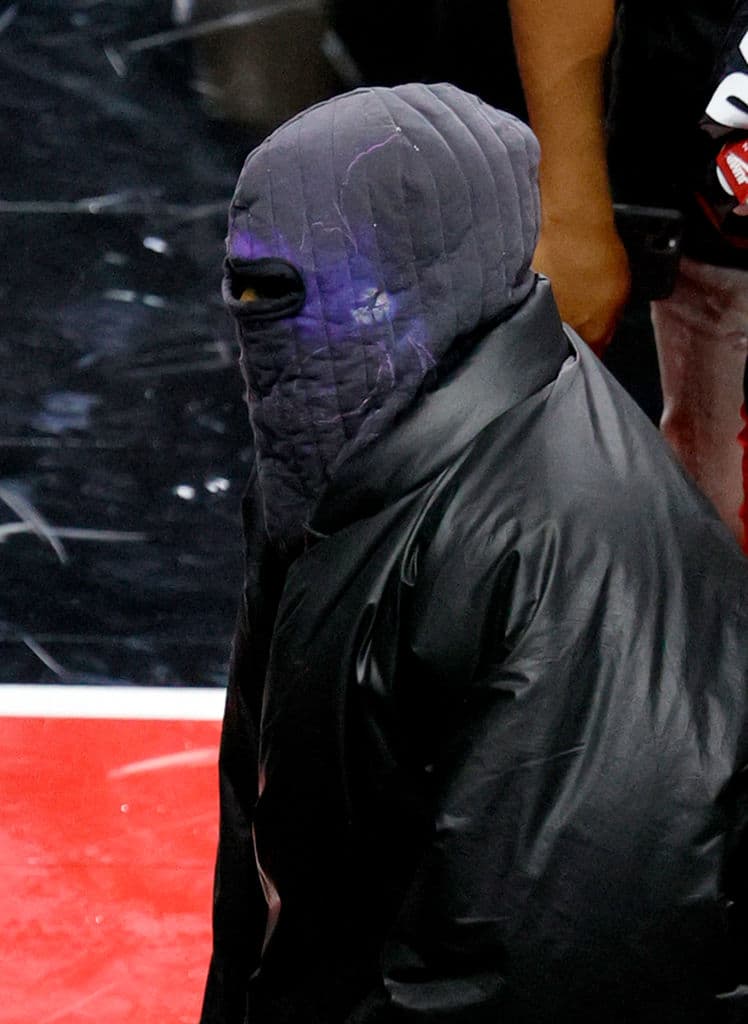 También solicita que se cambie legalmente su apellido a Kardashian de Kardashian West.