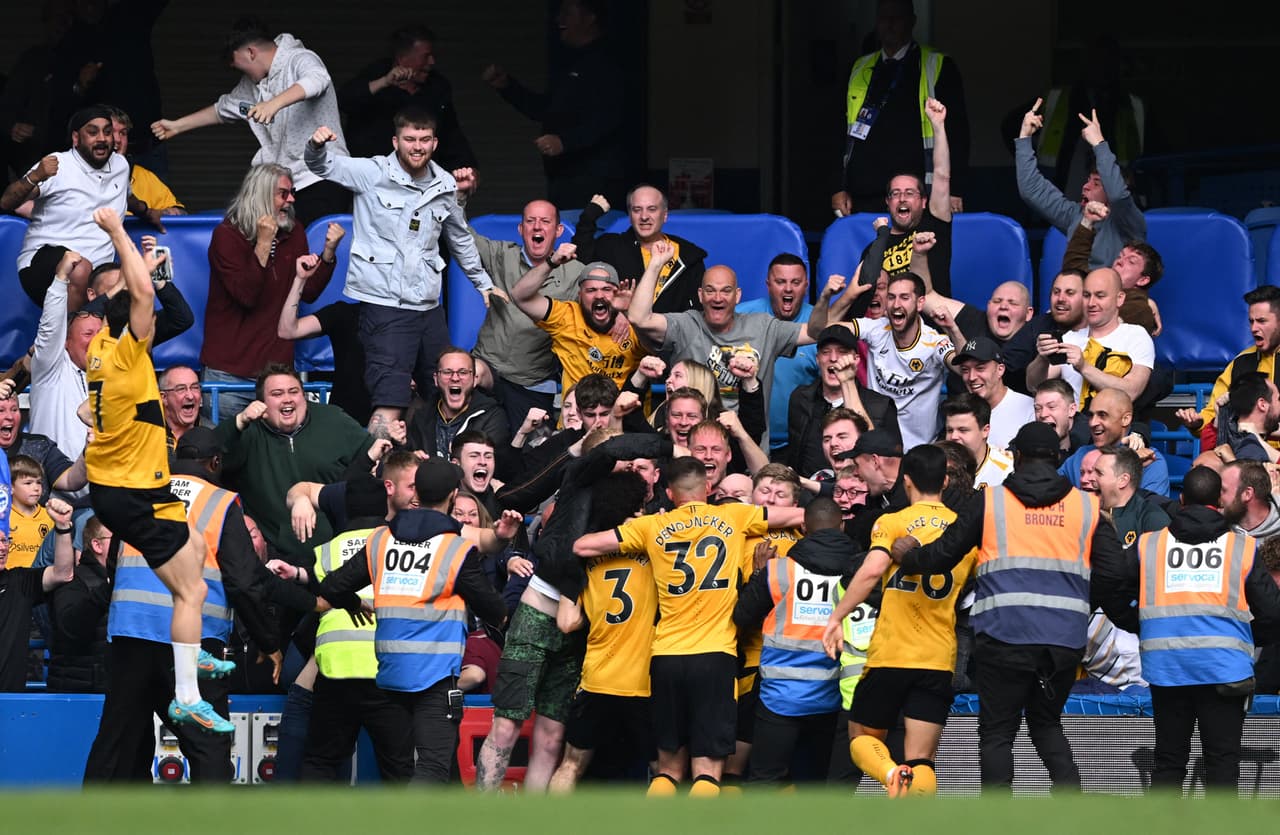 Con Raúl Jiménez, Wolves remontó un 2-0 y le empató 2-2 de último minuto al Chelsea de Christian Pulisic.