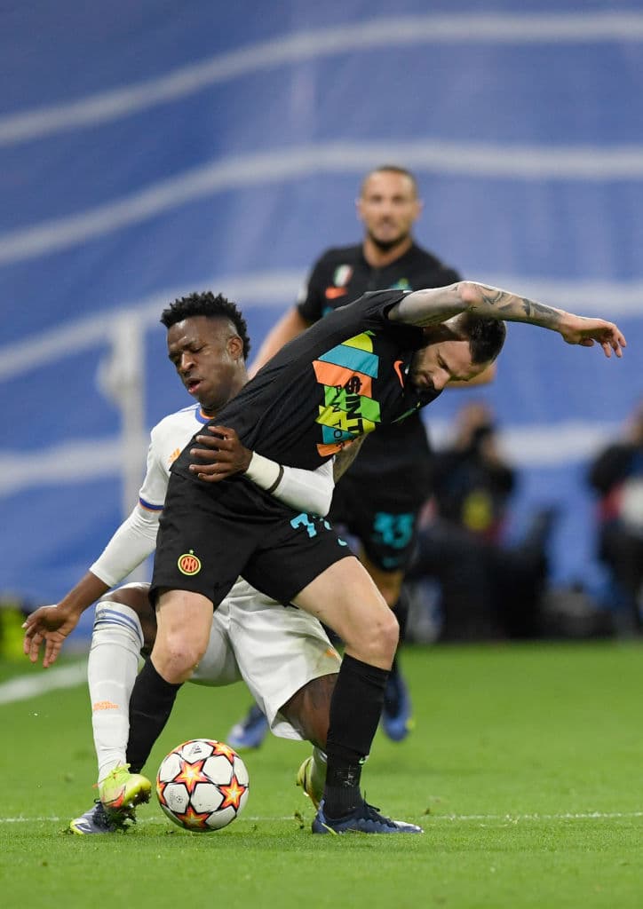 Toni Kroos (17') y Marco Asensio (79') le dieron el triunfo al Real Madrid sobre el Inter en el Bernabeu, para cerrar la fase de Grupos de la UEFA Champions League. El equipo merengue se clasifica como primer lugar del grupo, mientras que los 'Nerazzurri' como segundo de grupo.