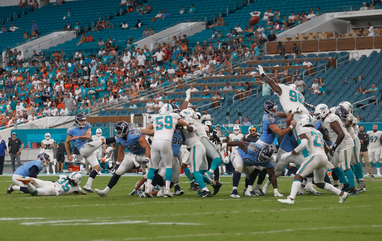 Ryan Succop pateó un gol de campo de 47 yardas para abrir el marcador en este juego y el primero de dos goles de campo que conectó en el juego.