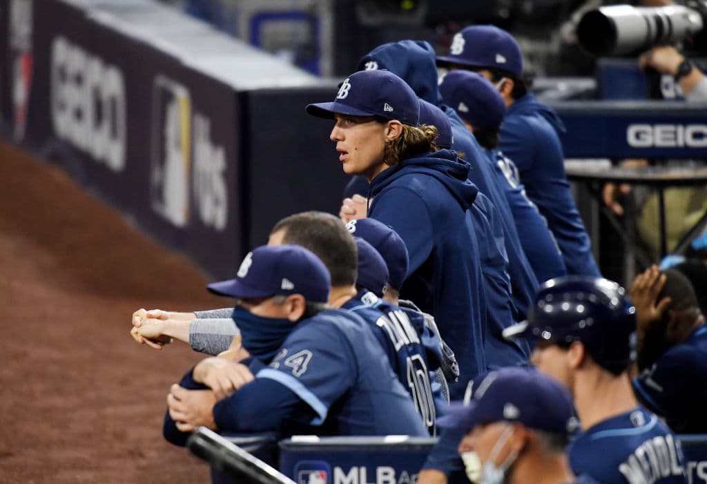 Los de Los Angeles tundieron 15-3 a los de Atlanta y ganan su primer juego de la serie; Houston derrotó a los Rays 4-3 y dejan la serie 3-1.