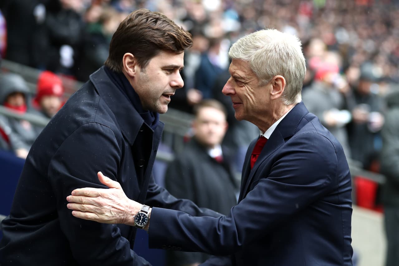 El duelo entre dos grandes técnicos como Mauricio Pochettino y Arsene Wegner planteó un juego entre dos rivales directos por los primeros puestos del torneo, en un duelo clásico londinense.