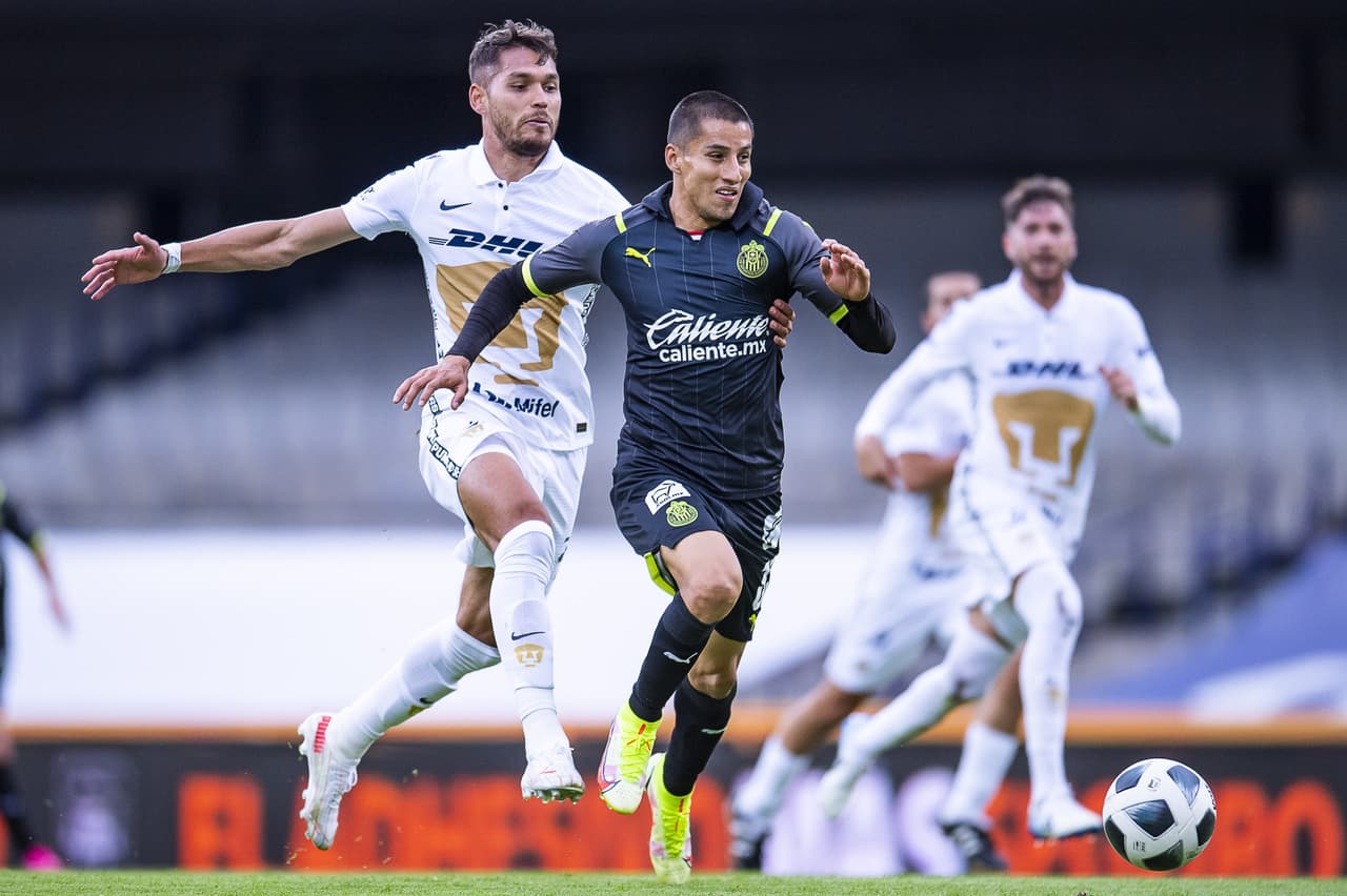 Pumas y Chivas no se hicieron daño y firmaron un empate sin goles en la cancha del Olímpico Universitario.