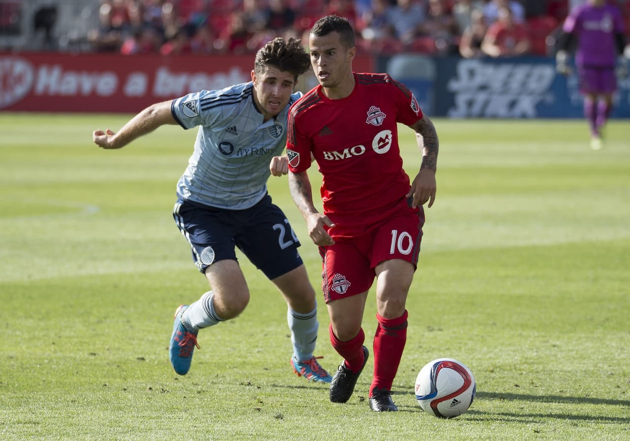 Sebastian Giovinco no estuvo inspirado y Toronto FC cayó en casa contra el sólido Sporting Kansas City.