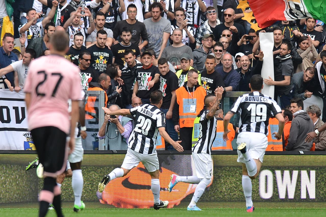 Vidal (centro) además anotó el gol de Juventus en esa victoria contra Palermo para obtener el título. Era un hombre de peso en el equipo italiano.