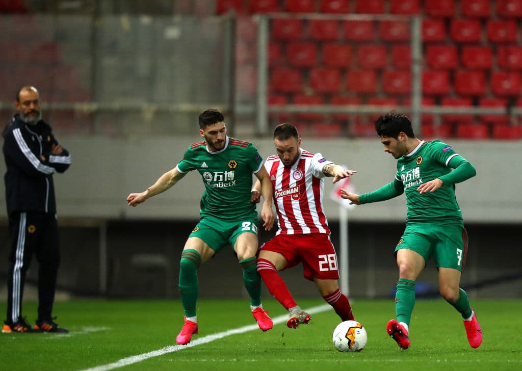 Termina el partido con un empate 1-1 entre los Wolves y el Olympiakos durante los Octavos de Final de la Europa League.