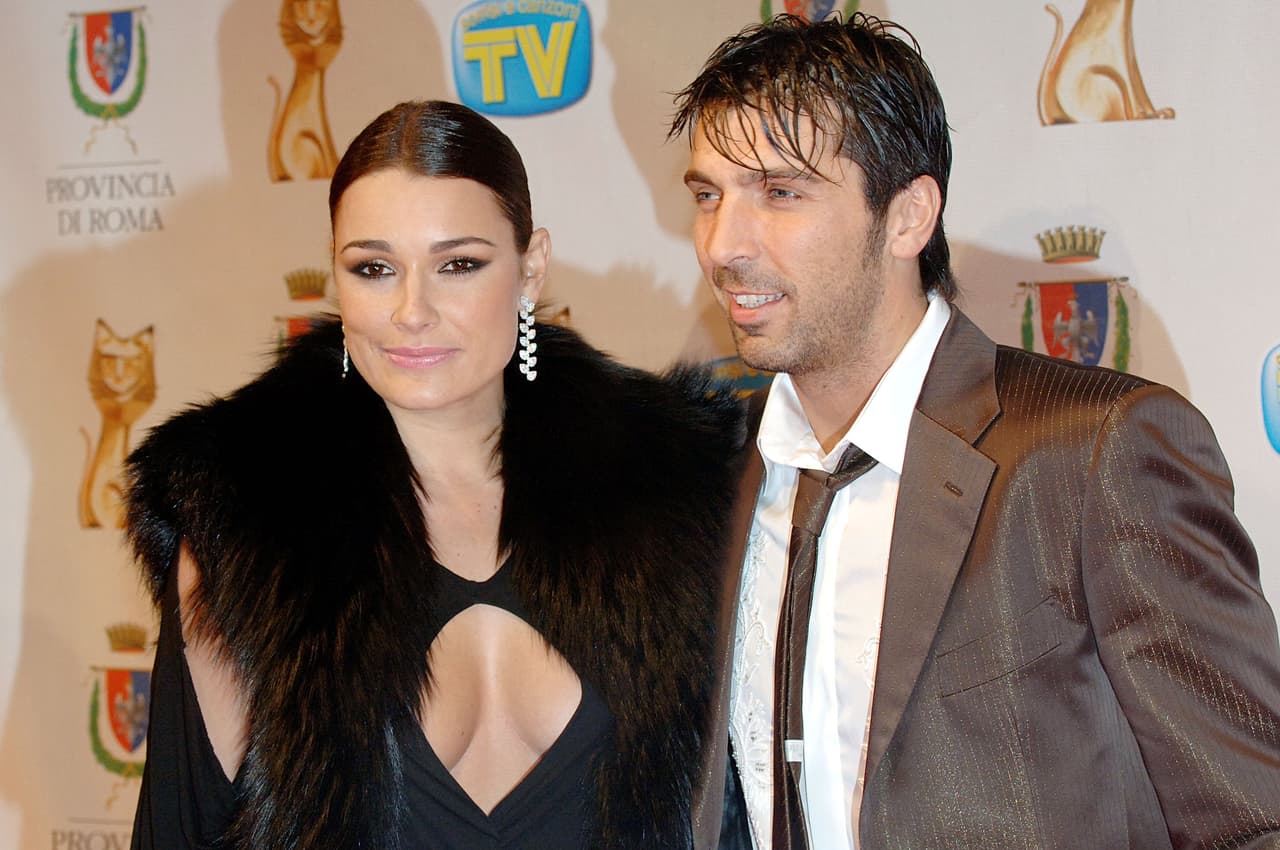 La imagen del arquero Gianluigi Buffon con su esposa, la modelo checa Alena Seredova, ha tenido una larga cercanía con el modelaje, aunque solo ha aparecido en comerciales.