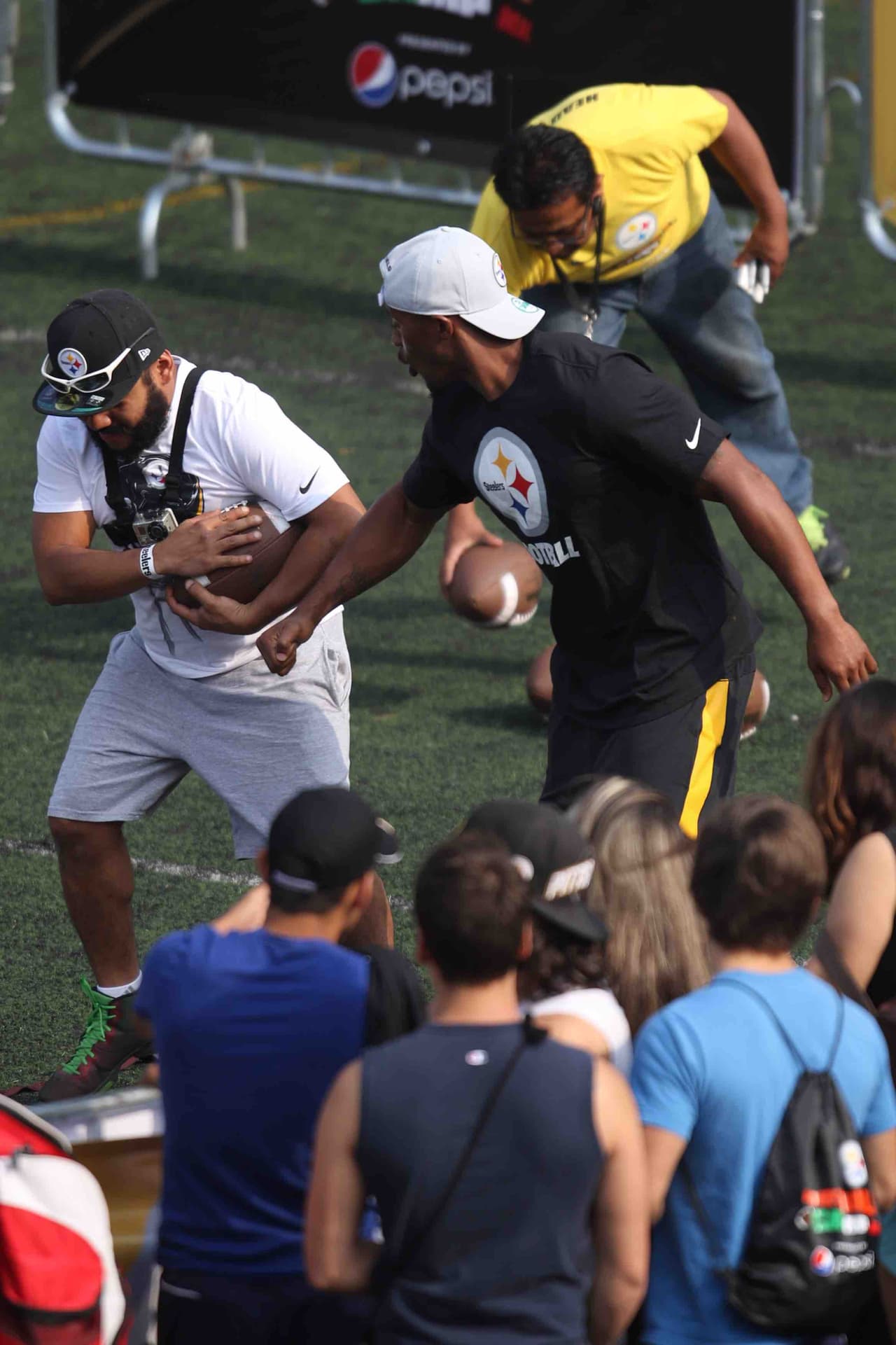 Jóvenes y niños acudieron a las clínicas impartidas por leyendas de los Steelers en México. Checa las mejores tomas.