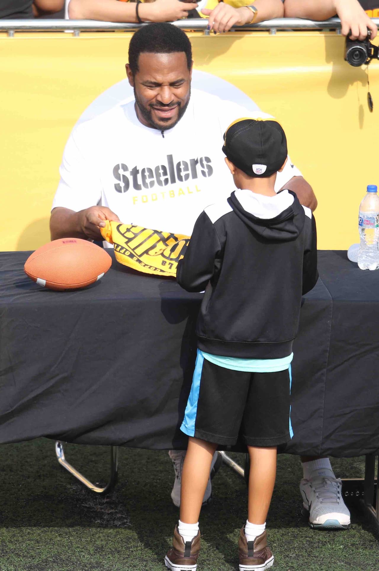 Jóvenes y niños acudieron a las clínicas impartidas por leyendas de los Steelers en México. Checa las mejores tomas.
