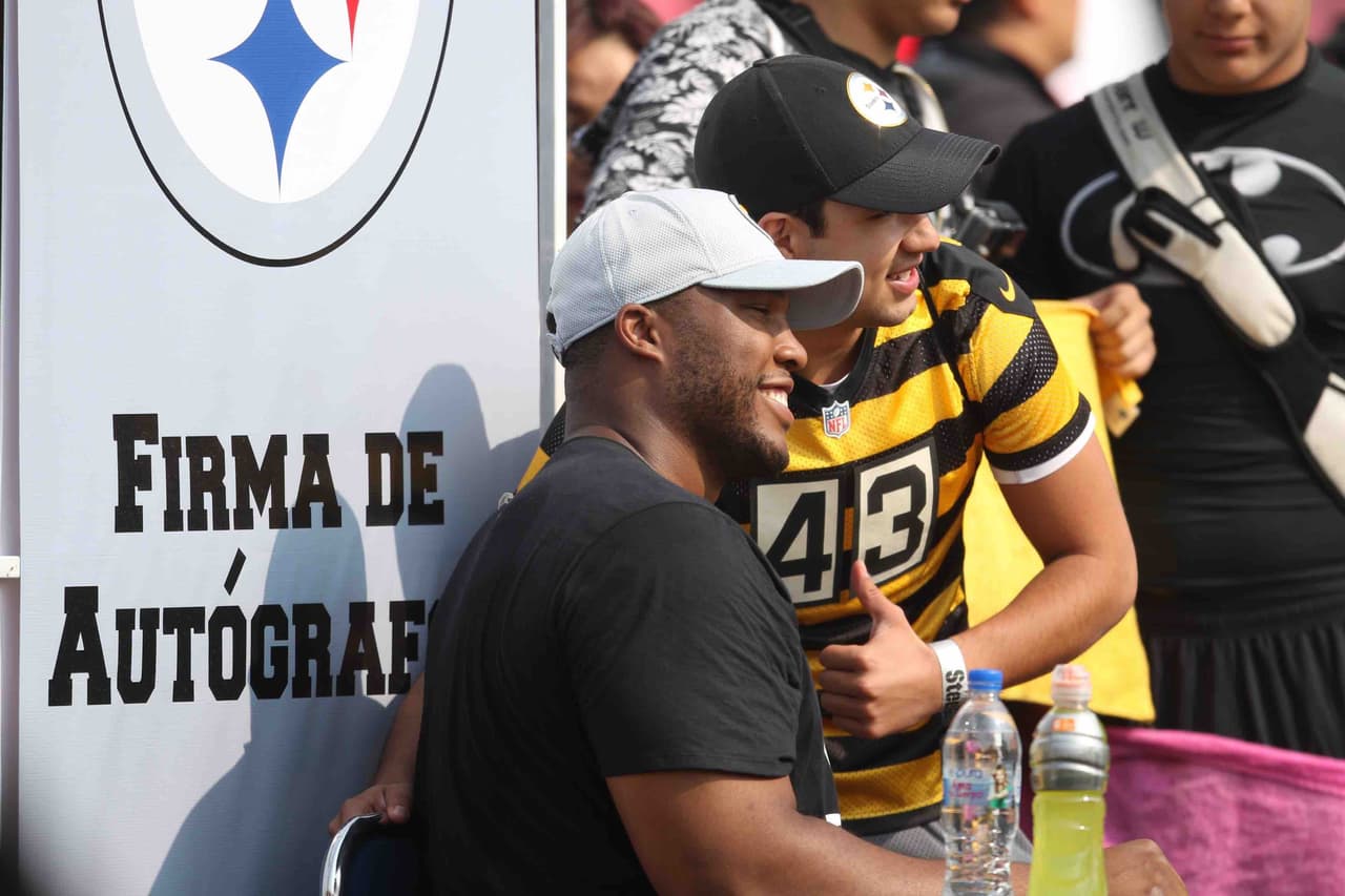 Jóvenes y niños acudieron a las clínicas impartidas por leyendas de los Steelers en México. Checa las mejores tomas.