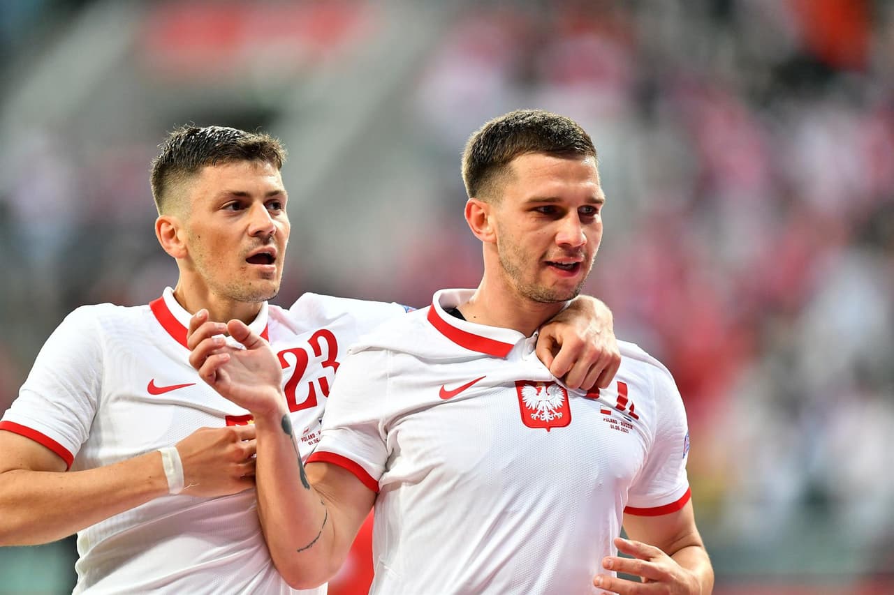 Polonia y Rusia empatan 1-1 en partido internacional amistoso que se llevó a cabo en Wroclaw, al oeste de Polonia. Jakub Swierczok abrió el marcador para los locales al minuto 4' del encuentro, pero Vyacheslav Karavayev, al minuto 20', se encargó de empatar el encuentro. Los polacos jugarán su próximo amistoso ante Islandia el próximo 8 de junio, mientras que los rusos se enfrentarán ante Bulgaria este sábado.