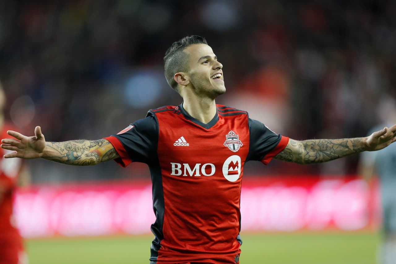 2. Sebastián Giovinco, Toronto FC - $7.116 Millones USD: El italiano sin duda ha desquitado cada centavo que se le paga. Su rendimiento en nivel de MVP, ha catapultado al cuadro canadiense a ser candidato al título los últimos dos años y ha ayudado a que se olviden los años de fracasos.