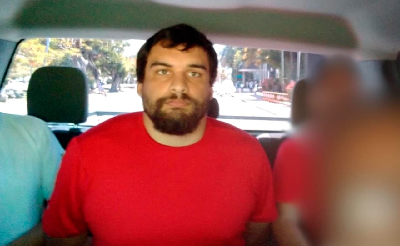 Detienen en México a hijo del ex NFL Barry Bennett