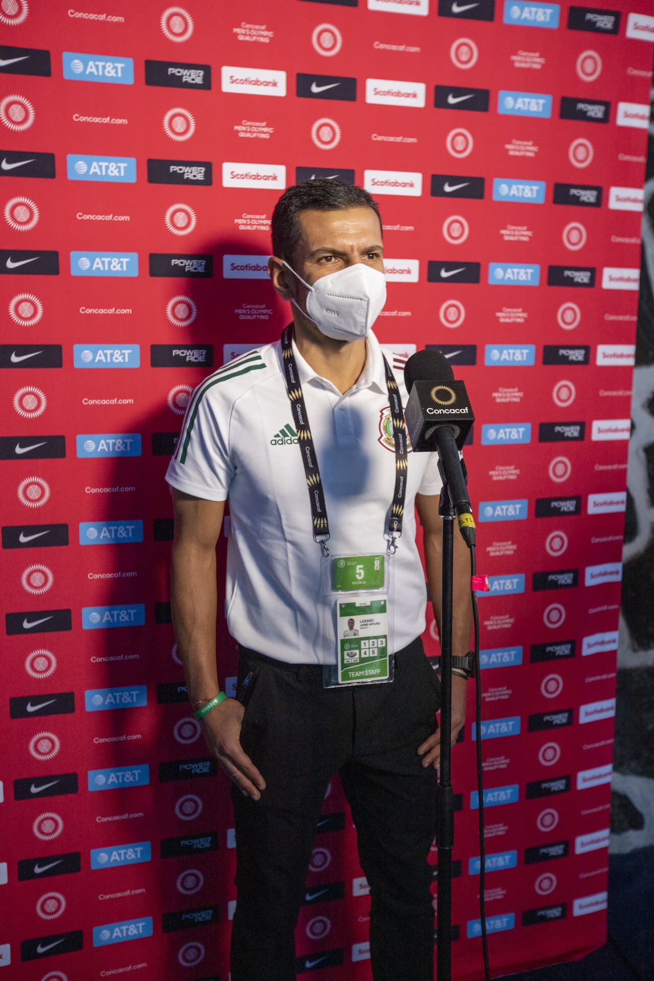 Ambos equipos llegan tras conseguir dos victorias en el torneo, el partido más esperado de los grupos por fin ha llegado y el Estadio Jalisco se encuentra listo para el pitazo inical.