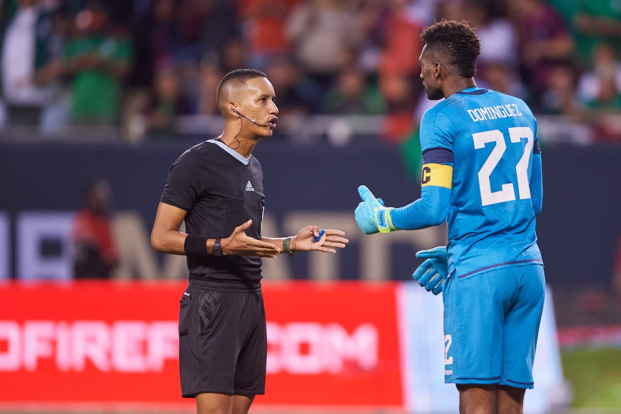 El juego se detuvo al 80' por el grito homofóbico.