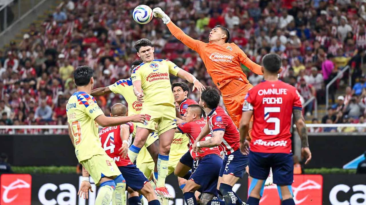 América vs. Chivas, Clásico Nacional.