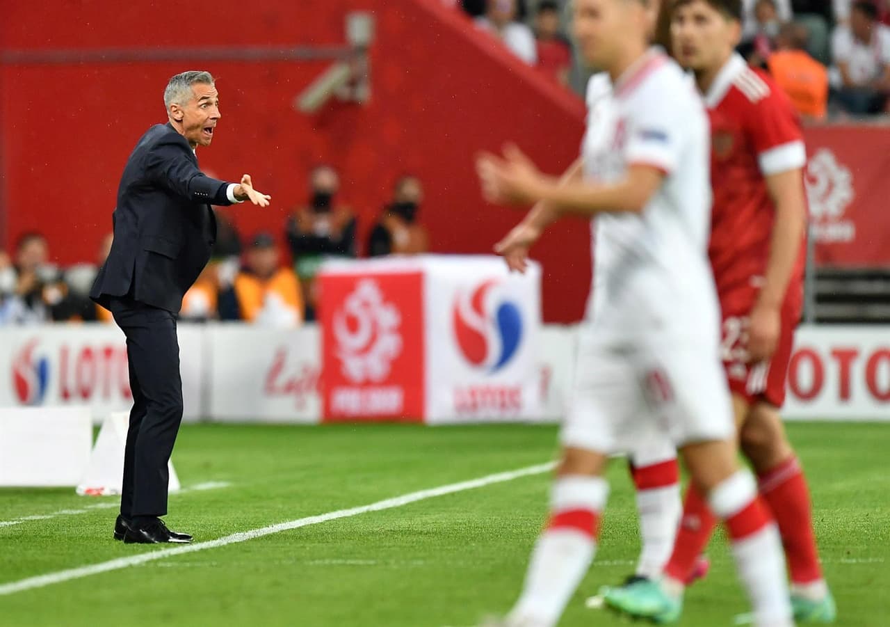 Polonia y Rusia empatan 1-1 en partido internacional amistoso que se llevó a cabo en Wroclaw, al oeste de Polonia. Jakub Swierczok abrió el marcador para los locales al minuto 4' del encuentro, pero Vyacheslav Karavayev, al minuto 20', se encargó de empatar el encuentro. Los polacos jugarán su próximo amistoso ante Islandia el próximo 8 de junio, mientras que los rusos se enfrentarán ante Bulgaria este sábado.