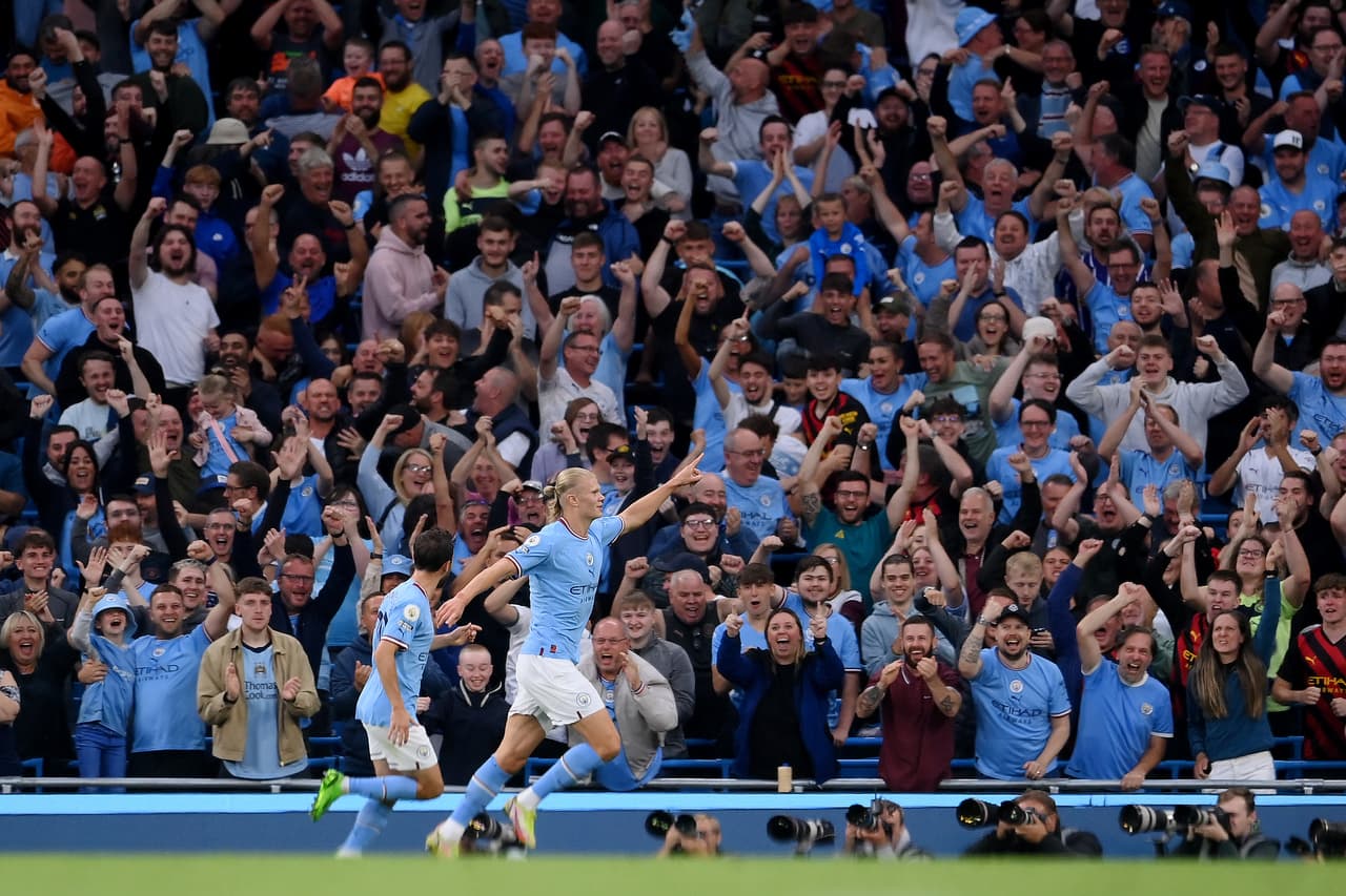 Erling Haaland marcó su segundo triplete en la Premier League, esta vez en la goleada por 7-0 sobre Nottingham. Ya lleva nueve y por ahora son más que los marcados por 16 clubes.
