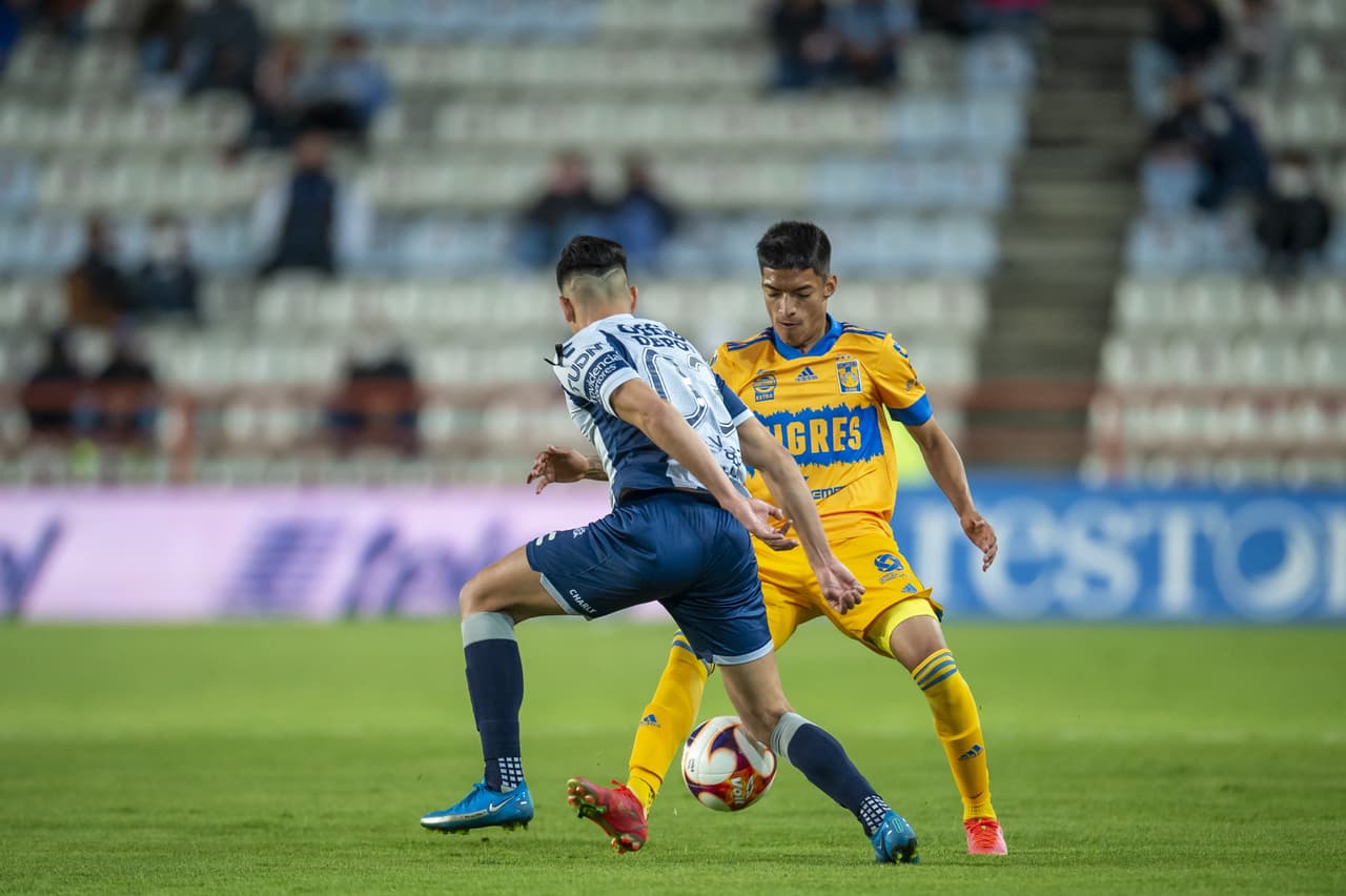 Roberto de la Rosa agarra adelantado a Nahuel y consigue el tanto que la da la victoria a 1-0 sobre los Tigres. Los felinos quedan fuera de del repechaje y Pachuca recupera posiciones y llega a la onceava plaza.