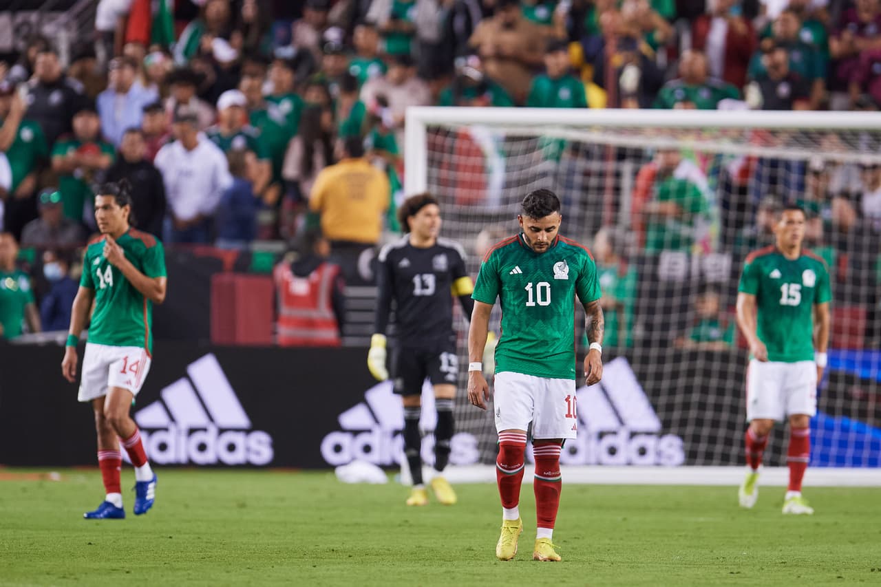 ¡Llenos de dudas! México no supo mantener una ventaja de dos goles y Colombia vino de atrás para llevarse el triunfo con un golazo de Wilmer Barrios.