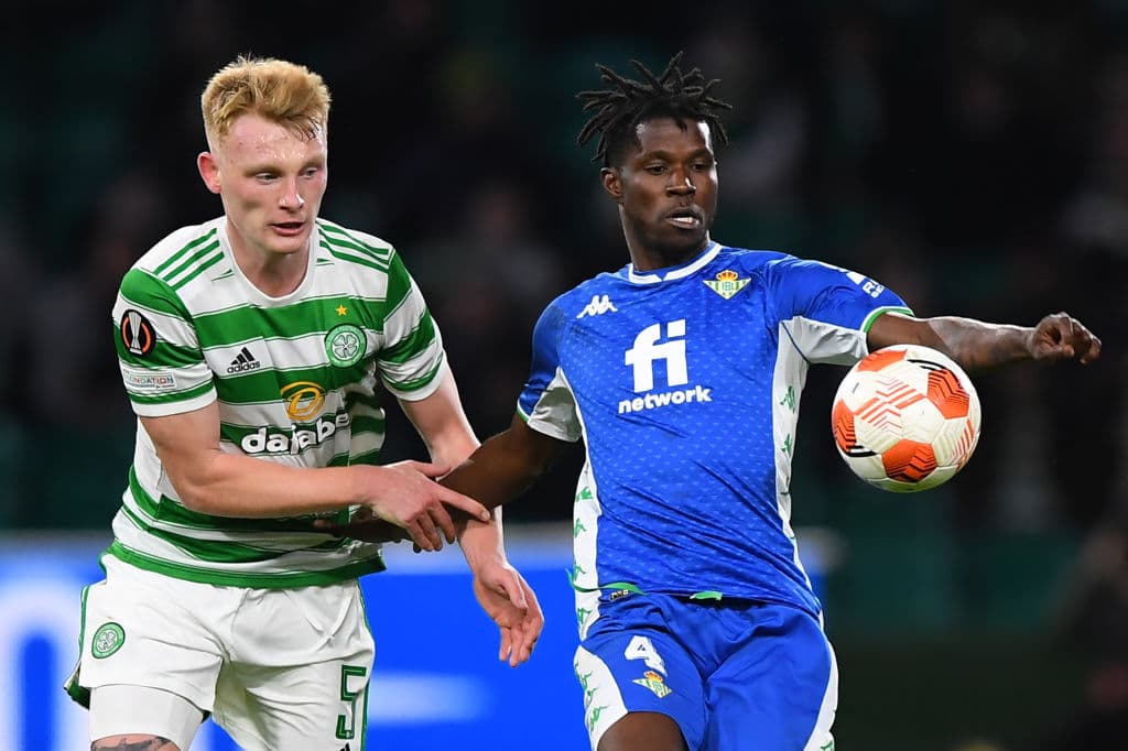 Celtic se impone 3-2 al Real Betis durante la última Jornada de la fase de Grupos en la UEFA Europa League. Welsh, Henderson y Turnbull le dieron la victoria al equipo escocés, mientras que Bain (autogol) y Borja Iglesias descontaron para los béticos. Diego Lainez jugó 63 minutos.
