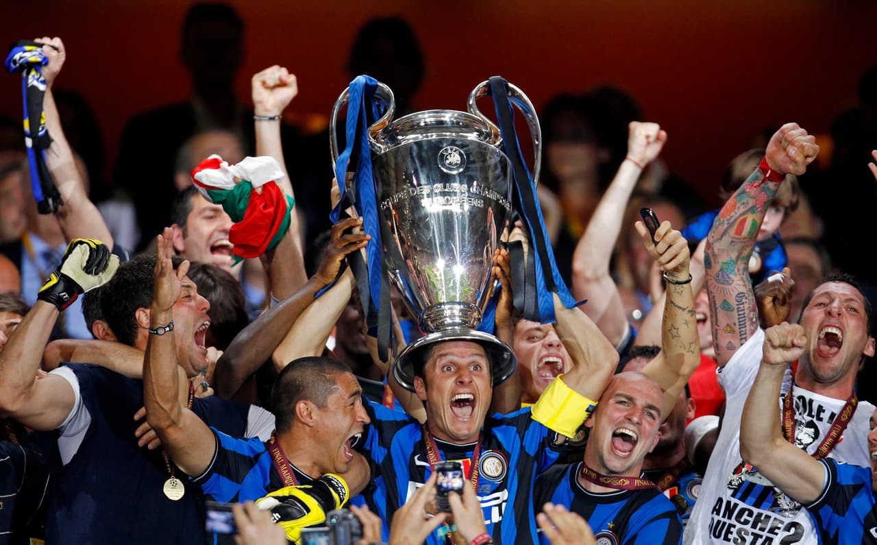 Zanetti sólo jugó tres equipos: Talleres (1992-93), Banfield (1993-95) e Inter (1995-2014). Es el jugador que más veces vistió la camiseta del Inter y el que más clásicos disputó ante Milan.