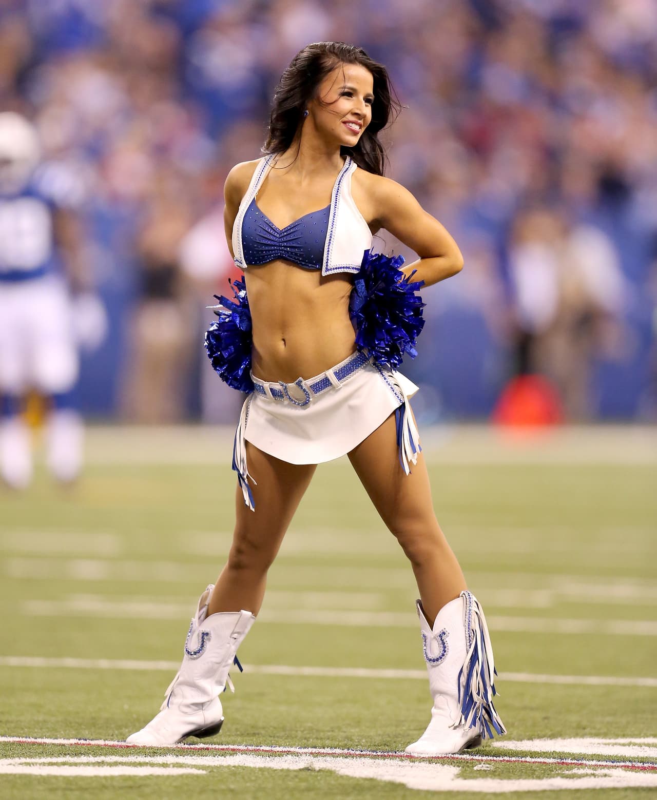 Adiós a la Semana 6, acción, pasión, entrega y... ¡bellezas! Checa lo más sexy de las cheerleaders.