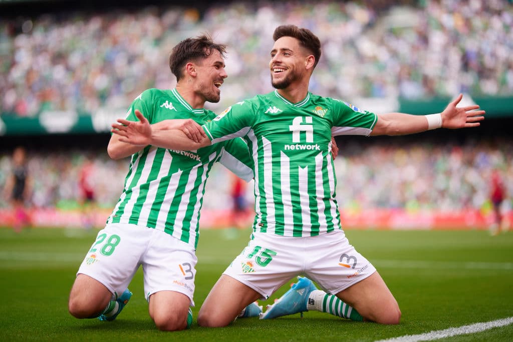 Con dos goles de Juanmi, uno de William Carvalho y otro de Alex Moreno, el Betis, que tuvo al mexicano Andrés Guardado en los últimos 10 minutos, goleó por 4-1 al Osasuna y es quinto en LaLiga.