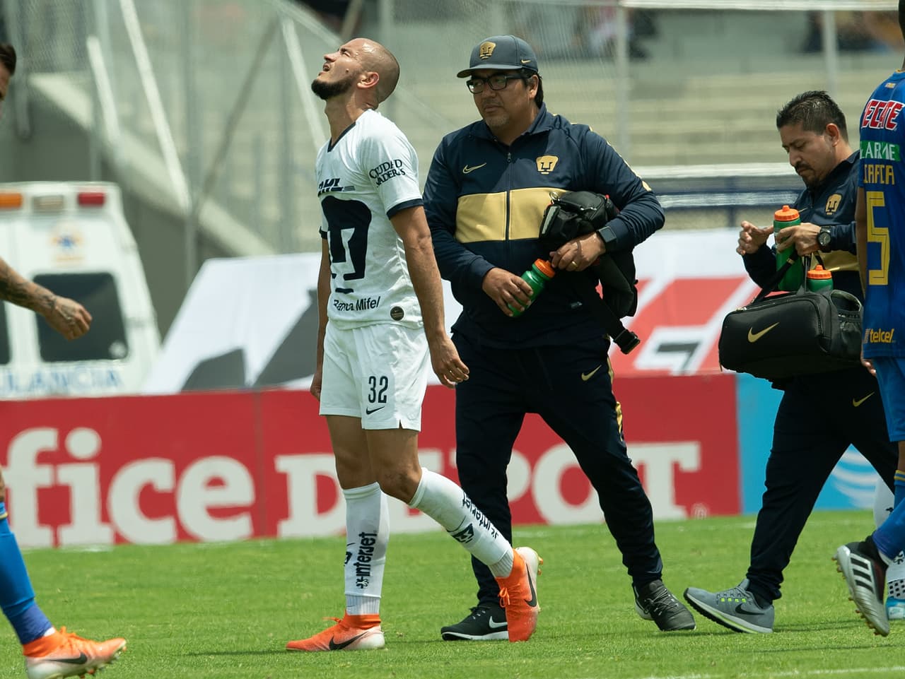 Pese a ser titular y goleador, Eduardo Berizzo no lo consideró en la lista final y sí a jugadores menos constantes como su compañero Juan Manuel Iturbe.