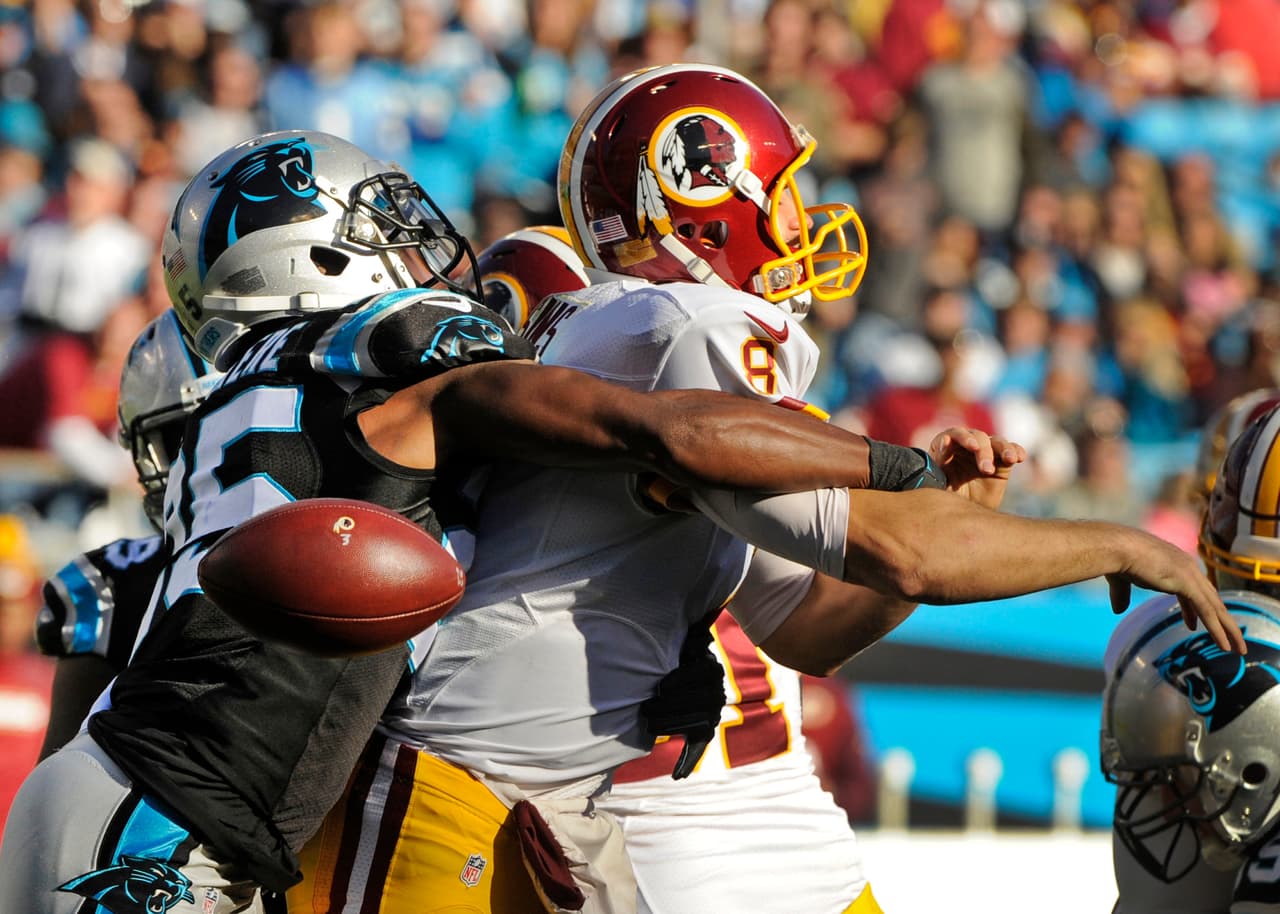 8. BENE BENWIKERE - La tremenda defensiva de Carolina dejó a la ofensiva de Washington en solo 186 yardas totales. El esquinero Benwikere fue el líder en tackleadas con 5, tuvo una captura sobre Kirk Cousins y recuperó un balón suelto.