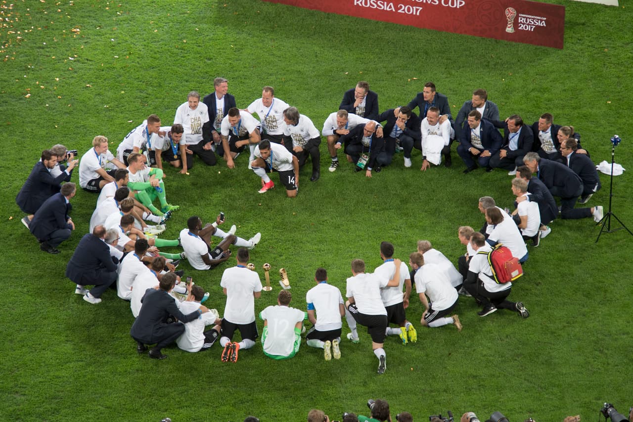 La denominada 'Baby Alemania' apenas tuvo a tres jugadores jóvenes de los que estuvieron en el título de Brasil 2014 y apostó a un equipo que se caracterizó por su unión y por tener el respaldo de los directivos y de la afición.