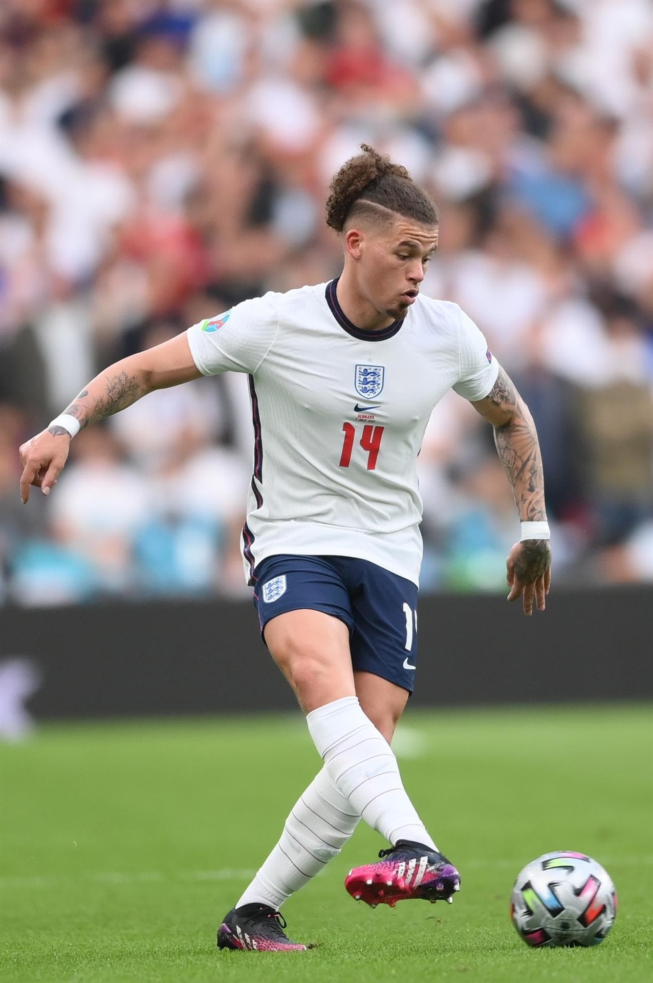 Inglaterra derrota a Dinamarca en tiempos extra y es el segundo finalista de la Euro 2020. Mikkel Damsgaard abría el marcador al minuto 30’ y, posteriormente, un autogol de Simon Kjaer al 39’ trajo el empate del encuentro. Ya en tiempo extra, Harry Kane hace el gol de la victoria al 104’. Su rival en la gran final será Italia.