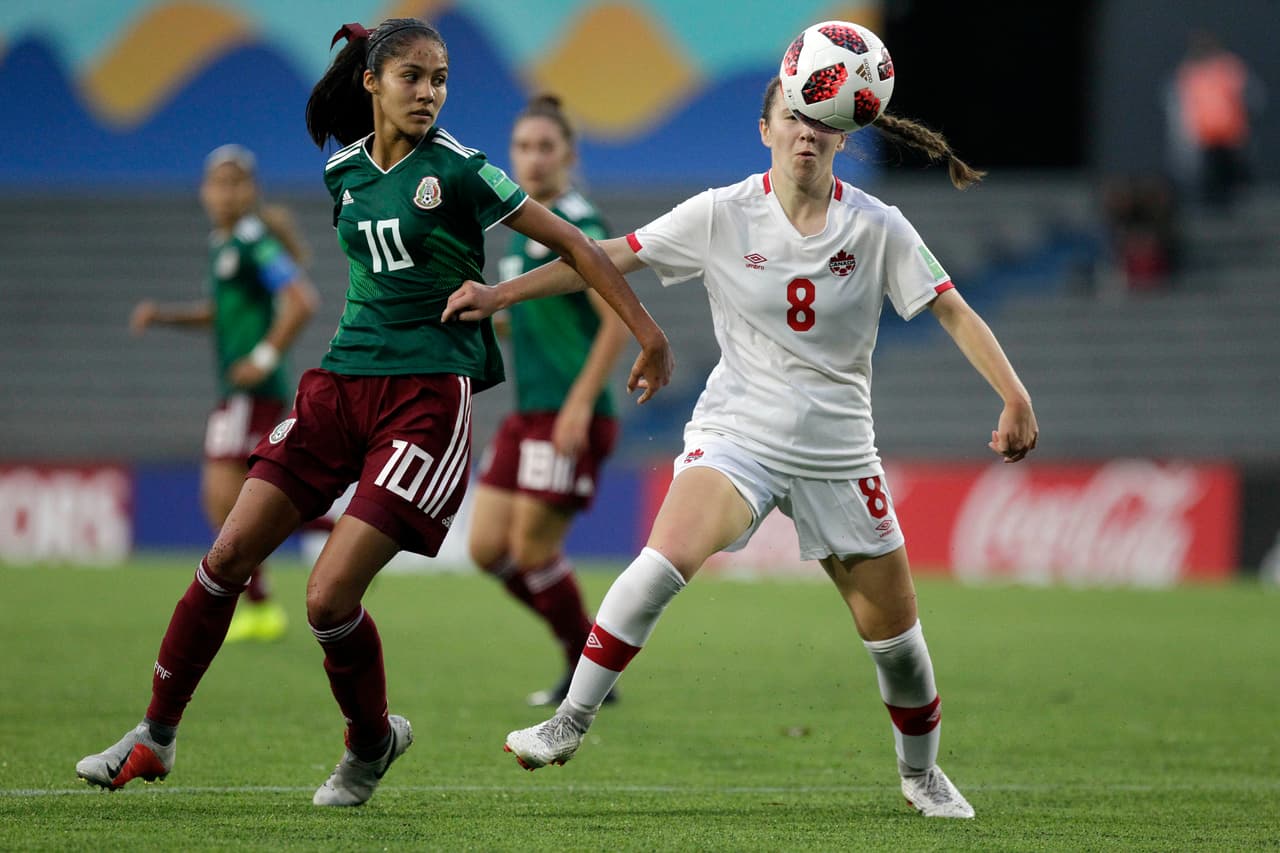 Sin embargo, poco a poco el Tri femenil Sub 17 iba tomando confianza con el pasar de los minutos, adelantando líneas y recuperando el esférico pronto. Buena labor de las dirigidas de Mónica Vergara.