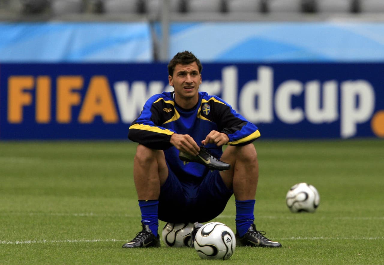 Le preguntaron sobre quién es la mujer más hermosa del mundo. Respondió: "Todavía no la he conocido. Pero cuando lo haga, saldrá conmigo"