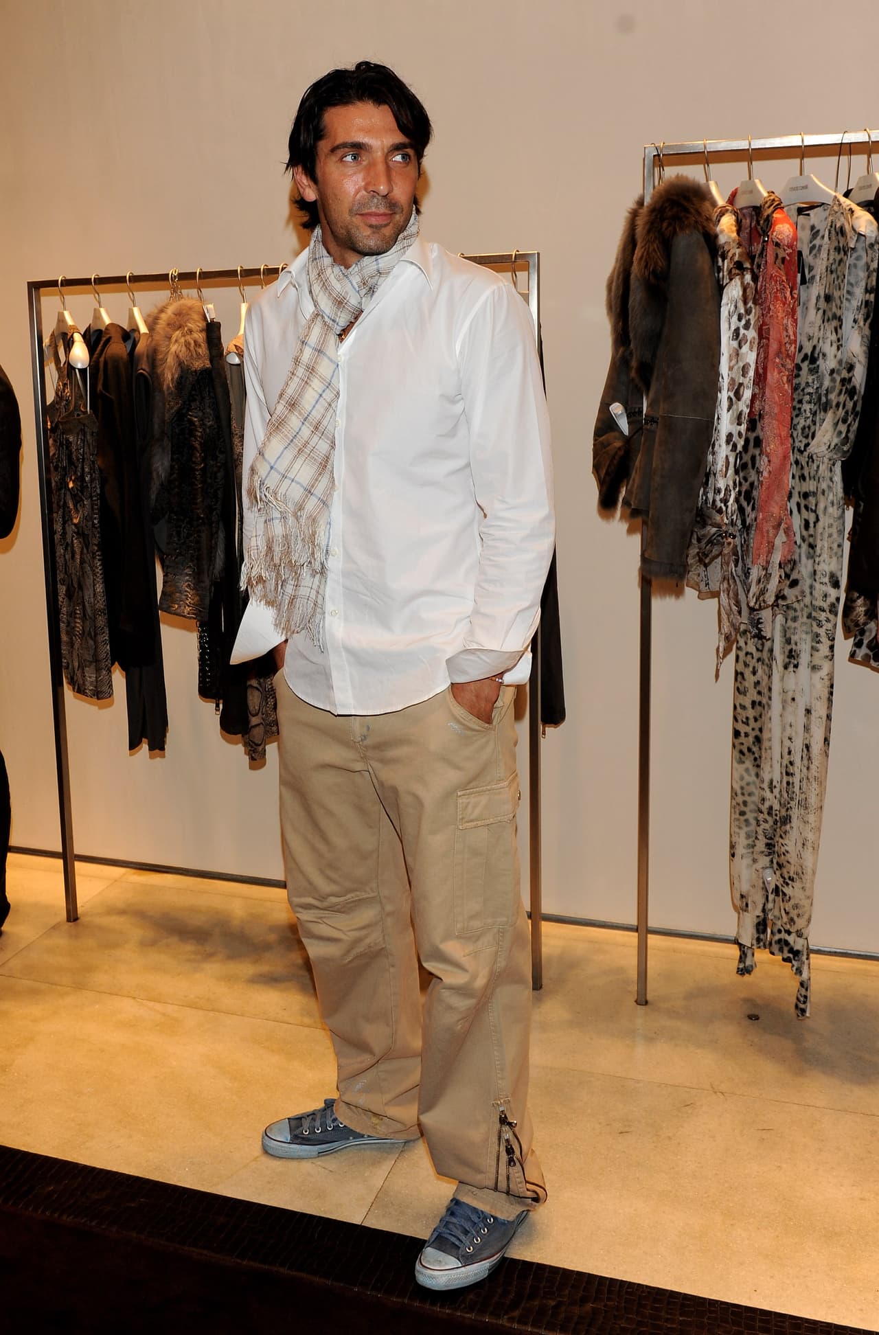 La vida de Buffon, cerca del modelaje, lo enmarca entre uno de tantos futbolistas que tiene historia del 'mundo fashion'.