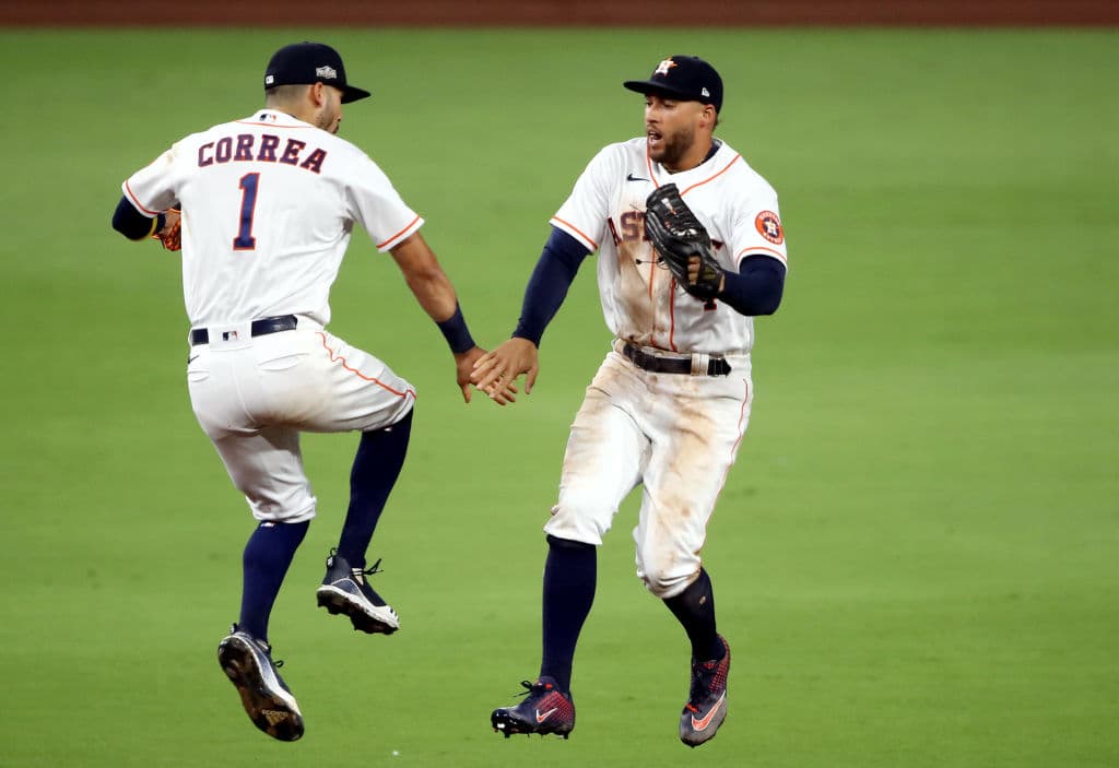 Los de Los Angeles tundieron 15-3 a los de Atlanta y ganan su primer juego de la serie; Houston derrotó a los Rays 4-3 y dejan la serie 3-1.