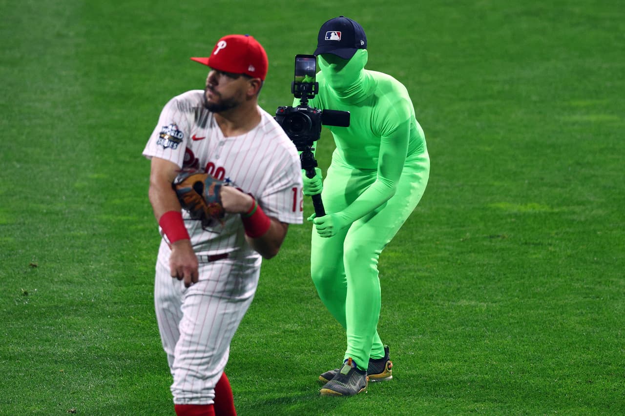 Philadelphia Phillies se llevó el tercer juego de la Serie Mundial para tomar ventaja de 2-1 sobre Houston Astros, que tuvo a José Urquidy en la lomita.