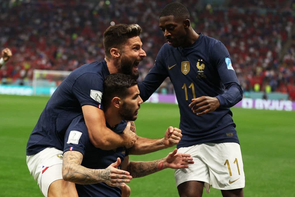 Francia eliminó a Marruecos en semifinales del Mundial de Qatar 2022, gracias a los goles de Theo Hernández en el minuto 5 y de Randal Kolo Muani en el 79, y jugará la final del domingo frente a Argentina en el estadio de Lusail.
