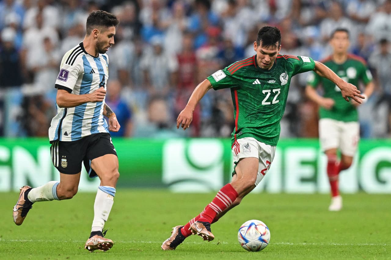 La Selección de Argentina sacó los tres puntos tres vencer a México por dos goles contra cero con las anotaciones de Messi y Fernández en el segundo tiempo con lo que se coloca en el segundo lugar del Grupo C y México cae al sótano.