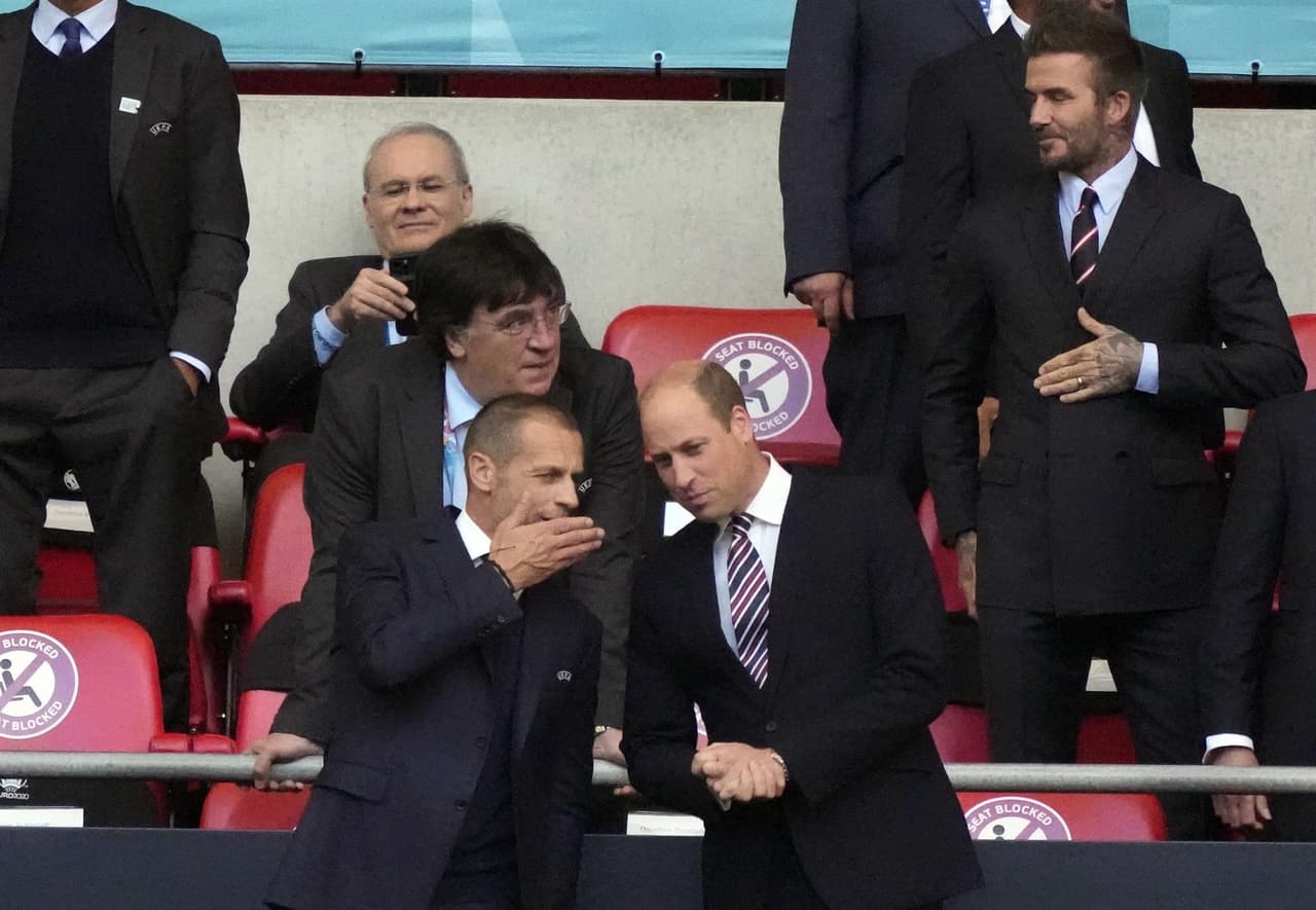 Inglaterra derrota a Dinamarca en tiempos extra y es el segundo finalista de la Euro 2020. Mikkel Damsgaard abría el marcador al minuto 30’ y, posteriormente, un autogol de Simon Kjaer al 39’ trajo el empate del encuentro. Ya en tiempo extra, Harry Kane hace el gol de la victoria al 104’. Su rival en la gran final será Italia.