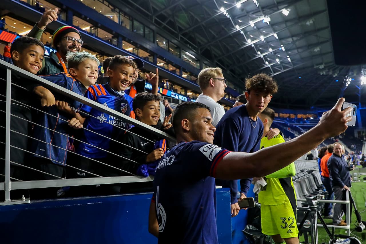 Aunque ambos equipos se quedaron sin opciones de entrar a la postemporada, fue un encuentro con emociones para ambos bandos.
<br>