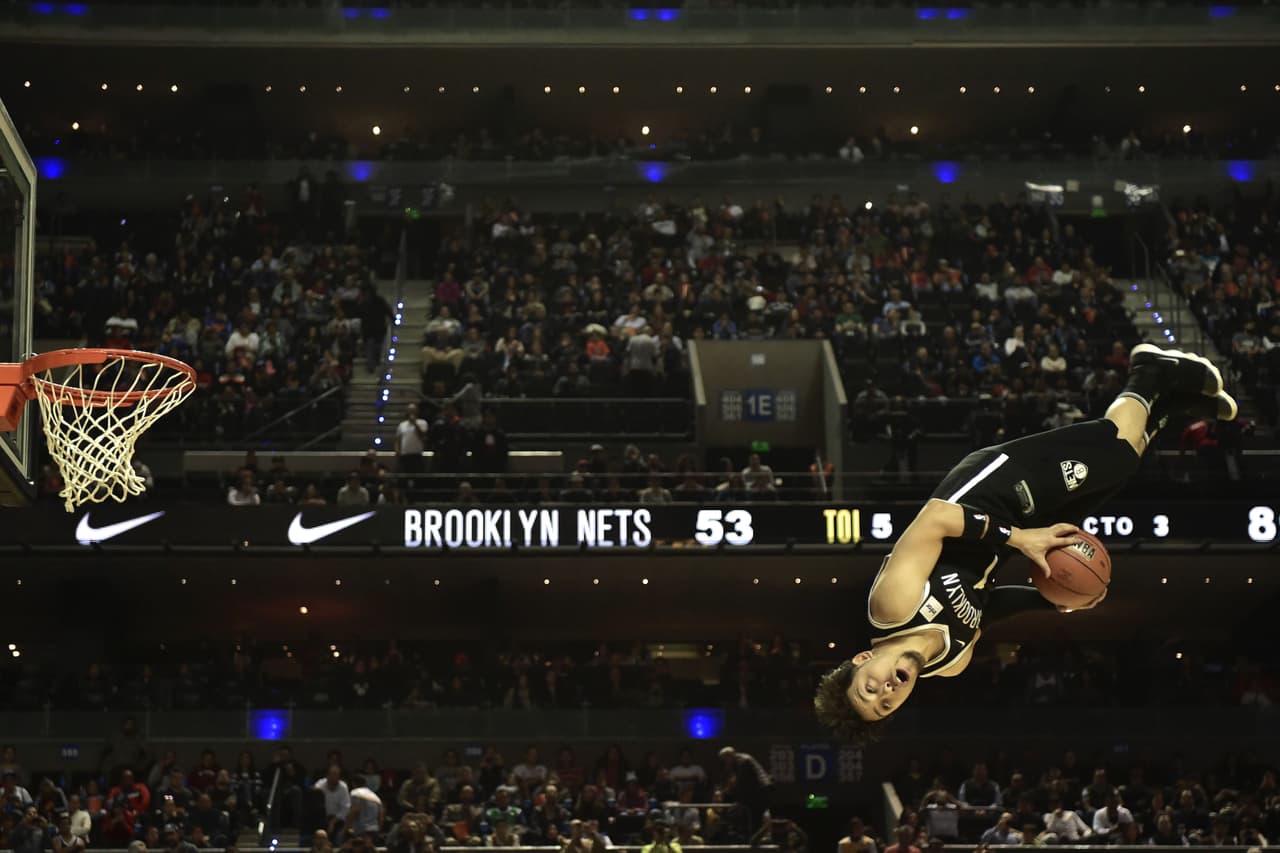 Una secuencia del espectáculo que los asistentes pudieron disfrutar durante el medio tiempo.